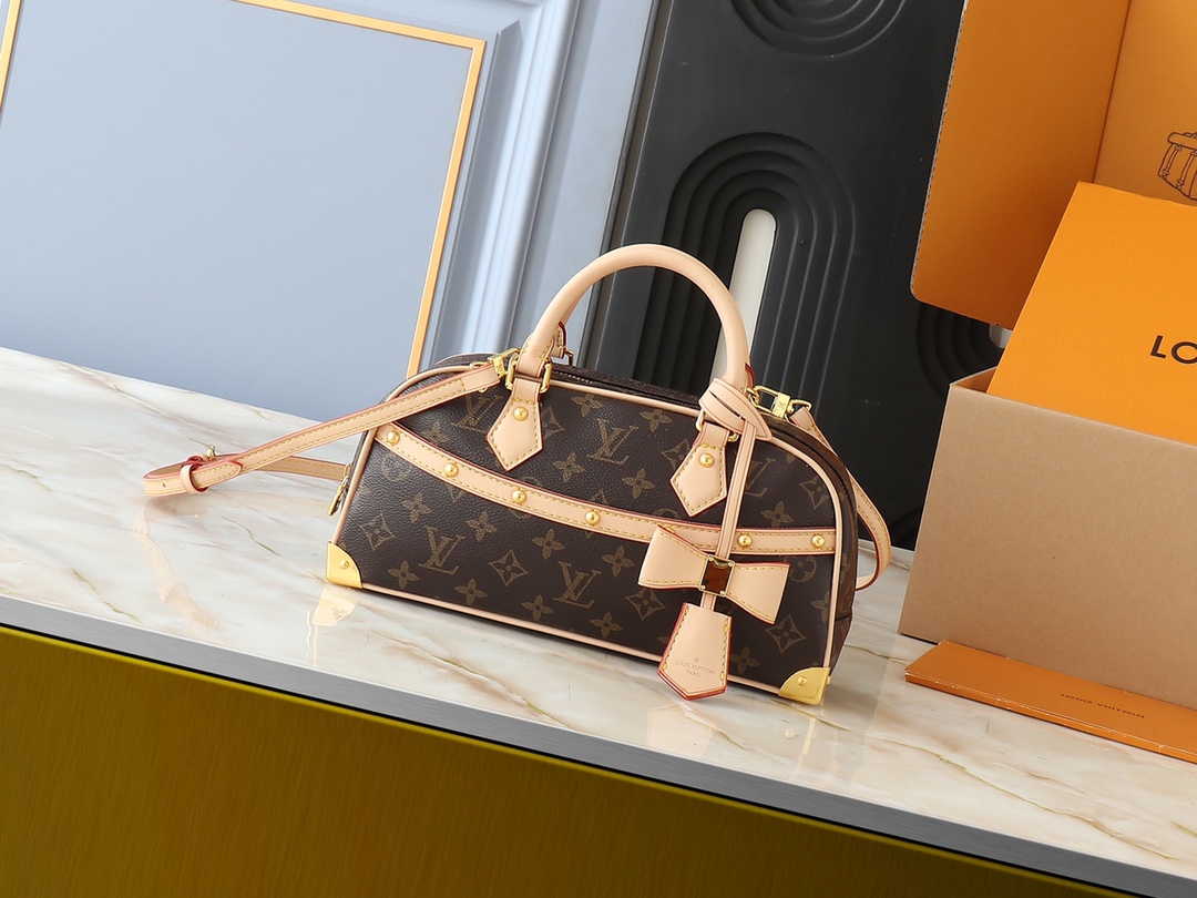 LV Capucines Bb Handbag Monogram Canvas Model M24728 Monogram Pattern